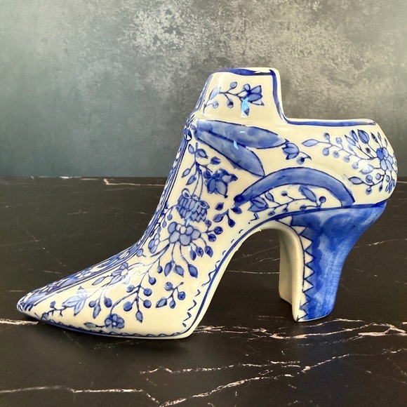 Canton Collection Other - The Canton Collection Decorative Victorian Toile Porcelain Shoe Blue and White